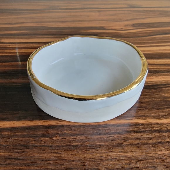 Object Enthusiast Salt Cellar White + Gold - Picture 2 of 9